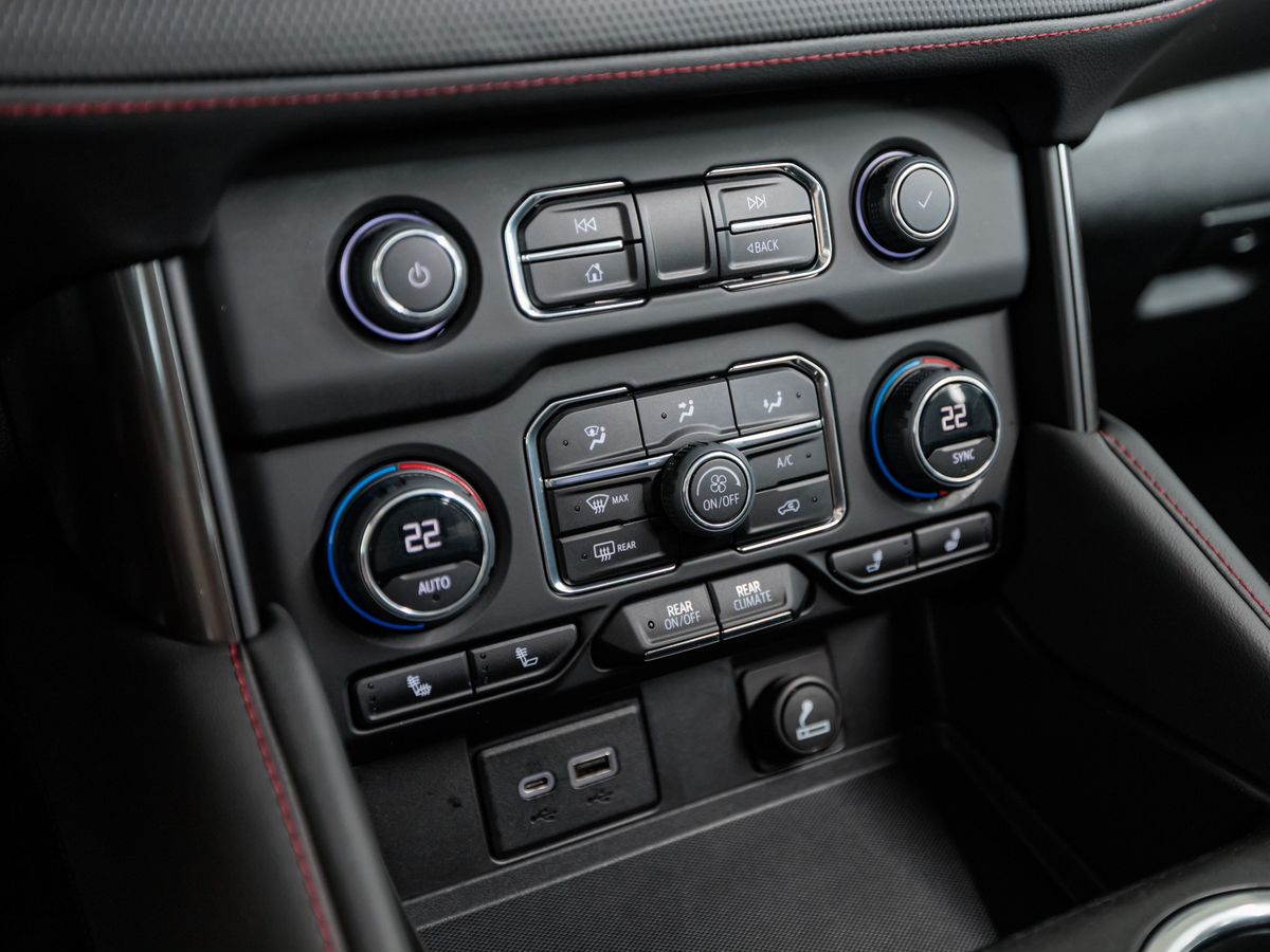 Chevrolet Tahoe V 5.3 AT (343 л.с.) 4WD