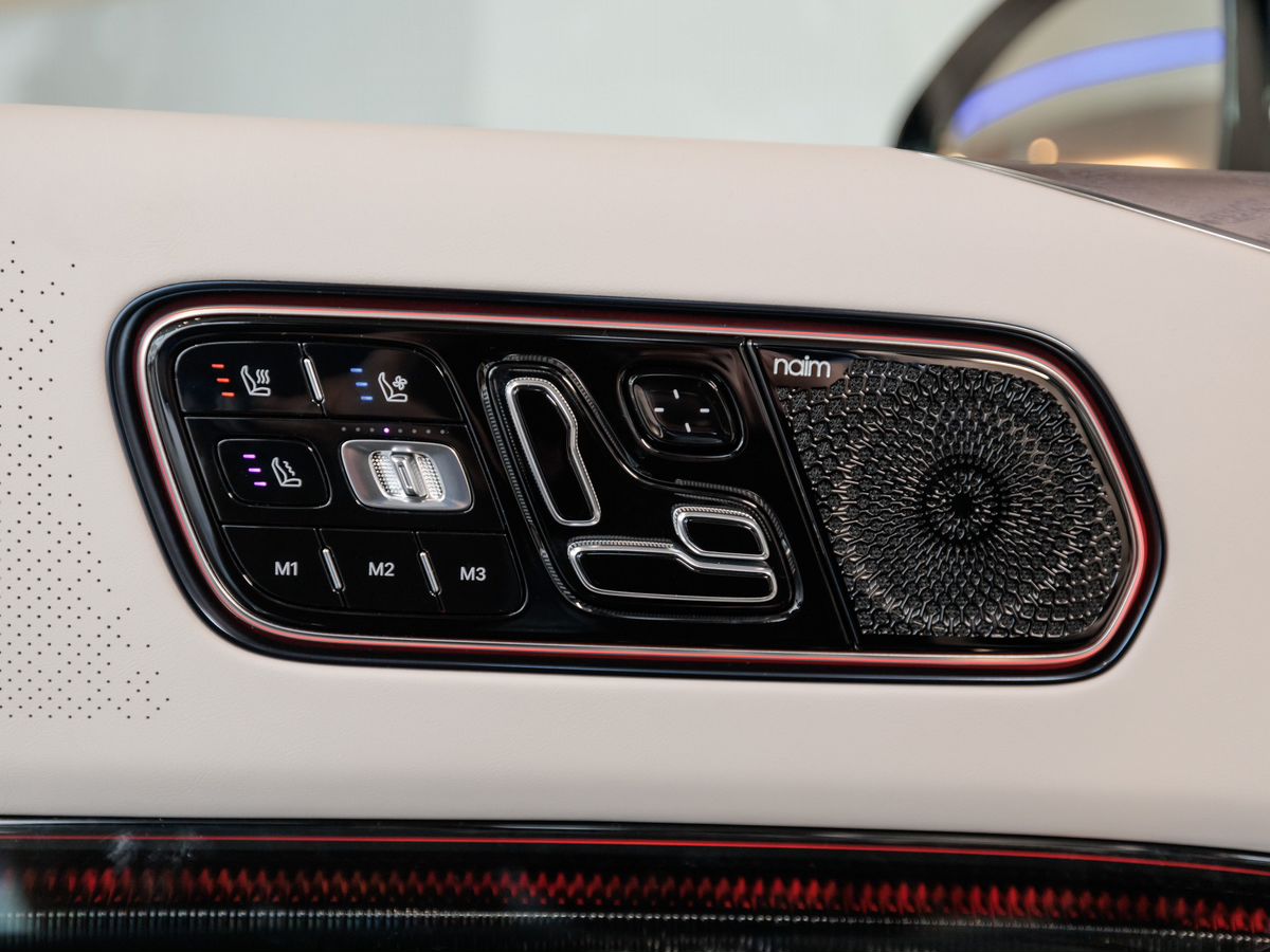 Zeekr 9X 55 kWh 2.0hyb AT (898 л.с.) 4WD