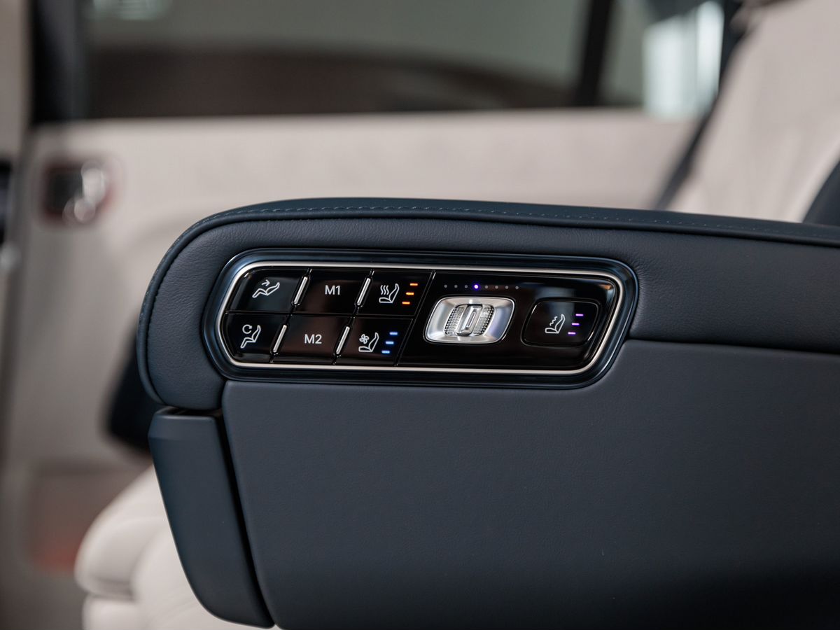 Zeekr 9X 55 kWh 2.0hyb AT (898 л.с.) 4WD