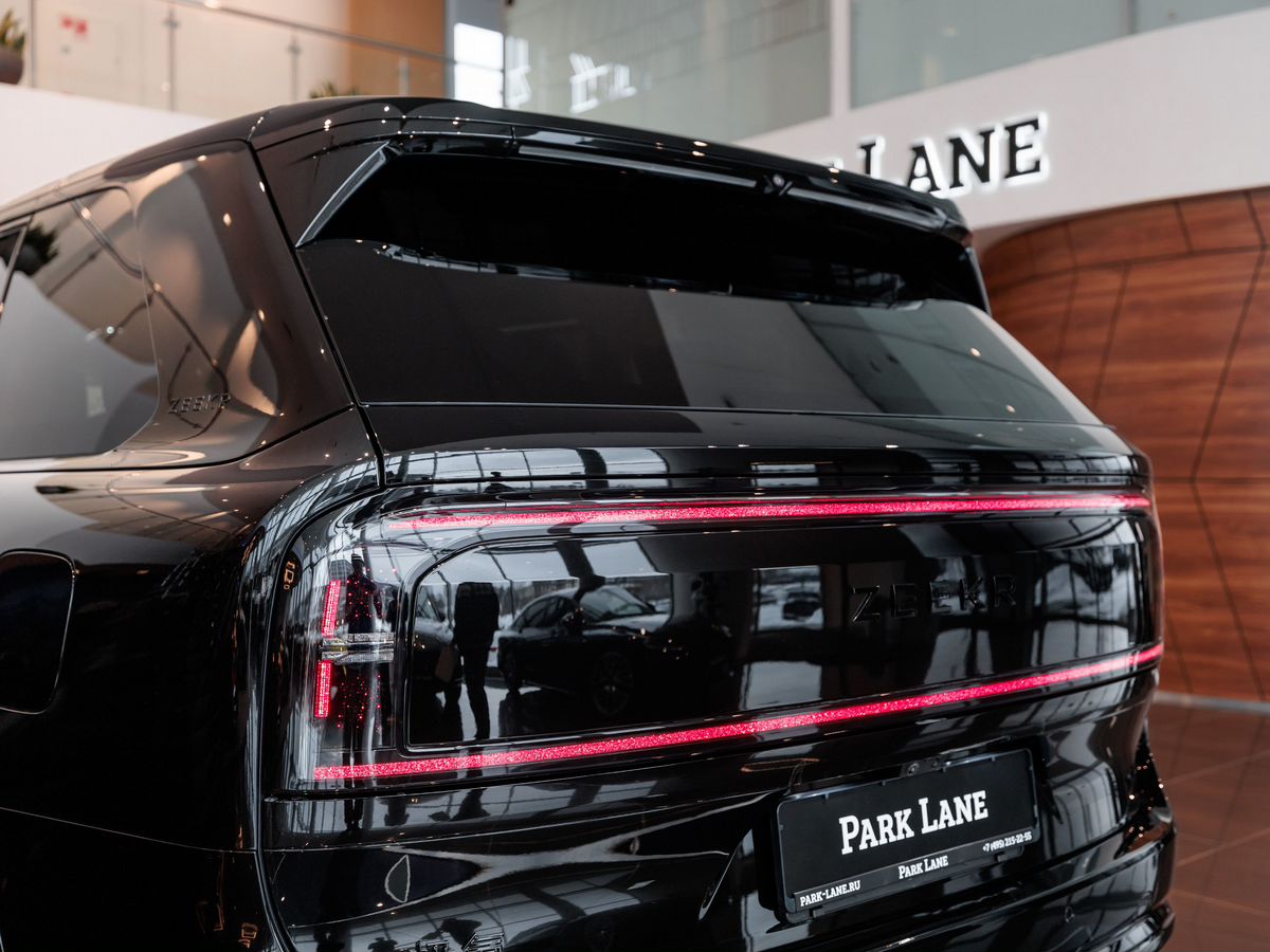 Zeekr 9X 55 kWh 2.0hyb AT (898 л.с.) 4WD