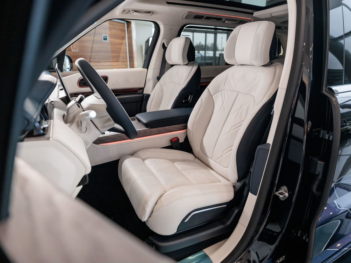 Zeekr 9X 55 kWh 2.0hyb AT (898 л.с.) 4WD