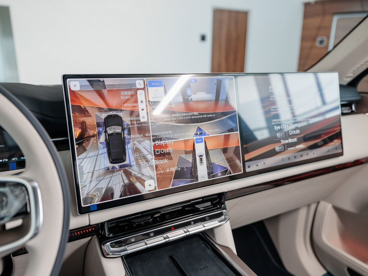 Zeekr 9X 55 kWh 2.0hyb AT (898 л.с.) 4WD