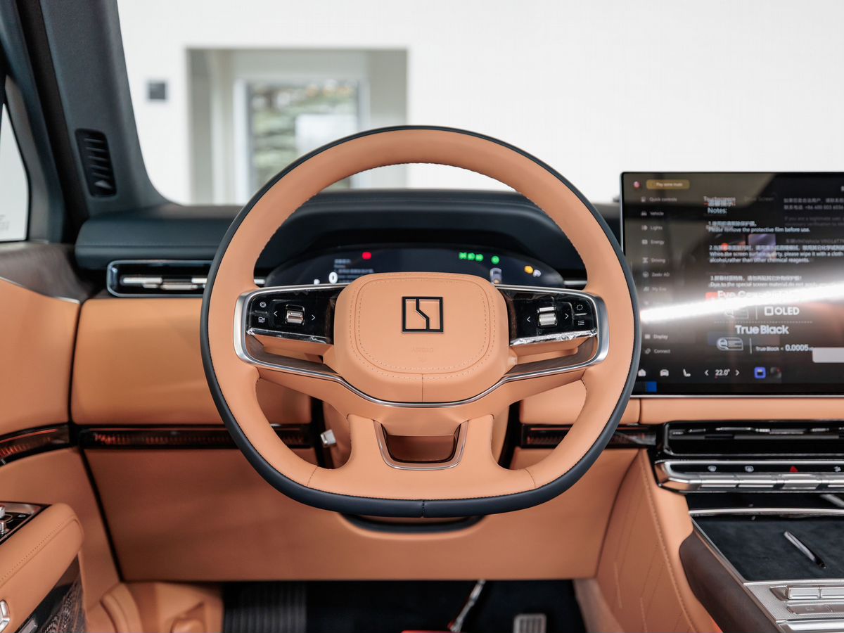 Zeekr 9X 55 kWh 2.0hyb AT (898 л.с.) 4WD