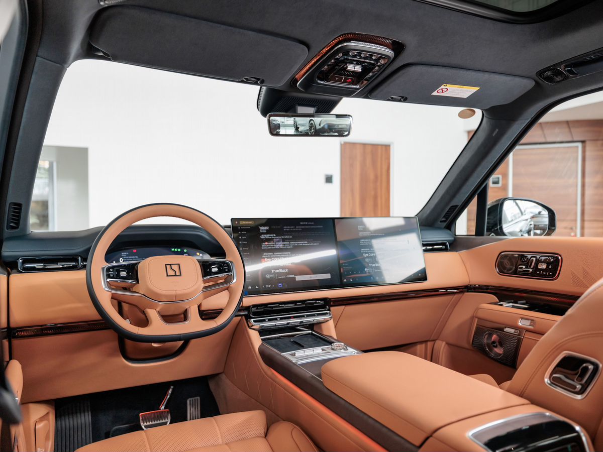 Zeekr 9X 55 kWh 2.0hyb AT (898 л.с.) 4WD