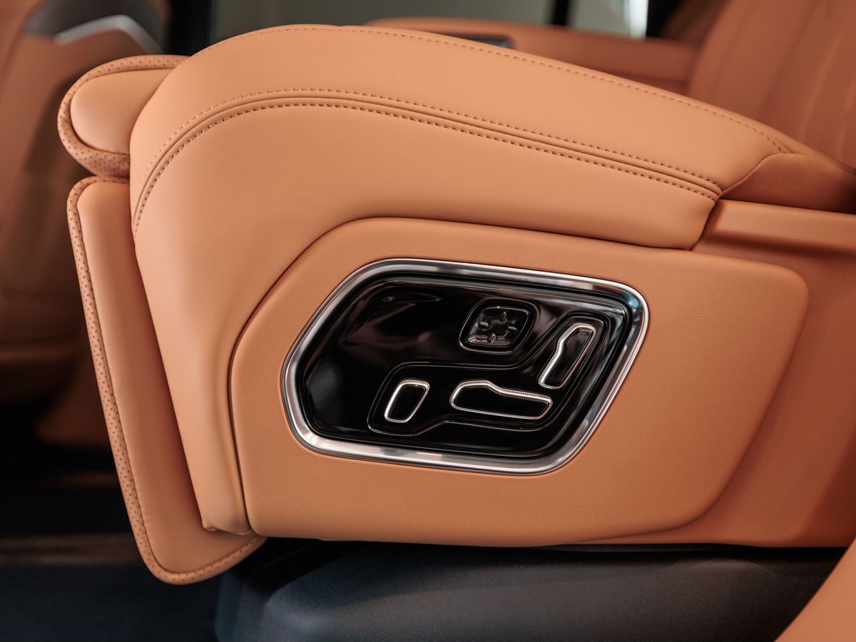 Zeekr 9X 55 kWh 2.0hyb AT (898 л.с.) 4WD