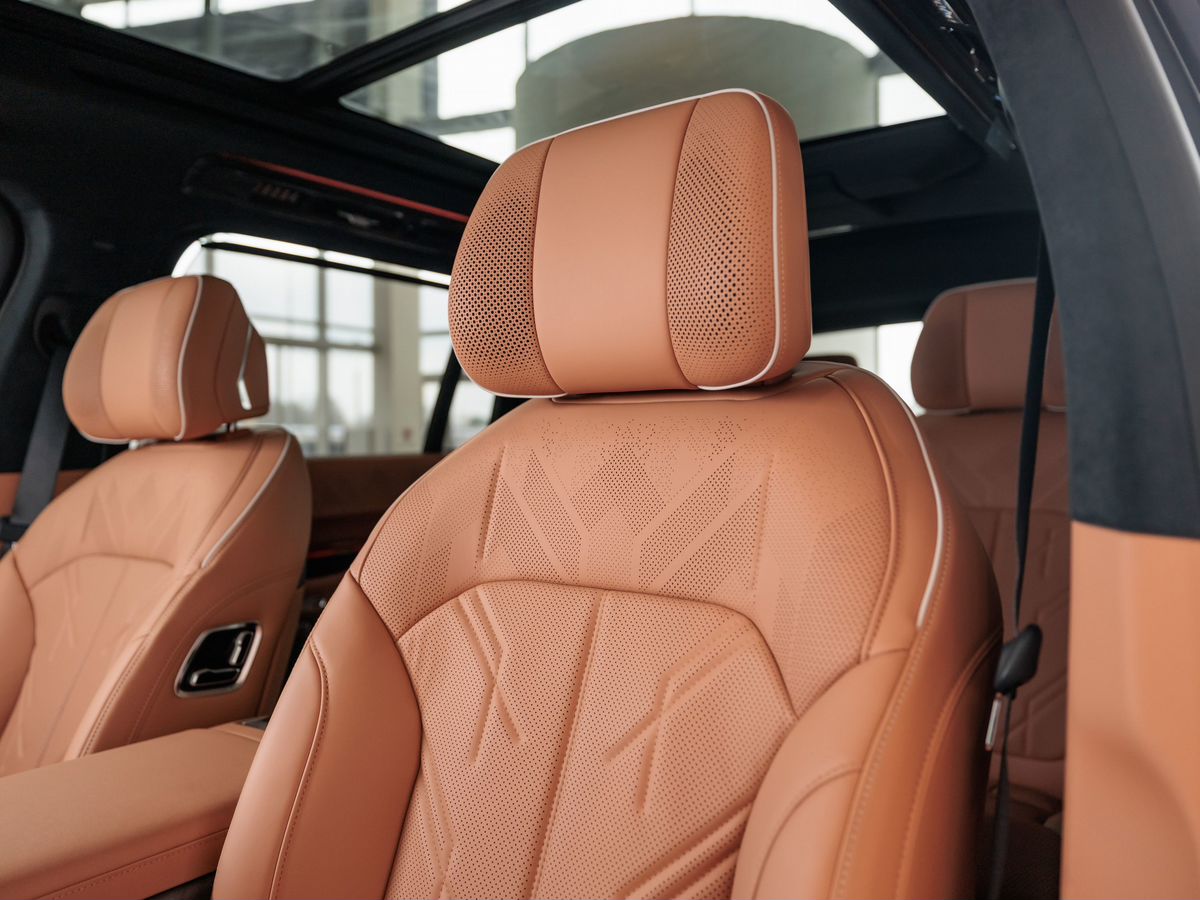 Zeekr 9X 55 kWh 2.0hyb AT (898 л.с.) 4WD