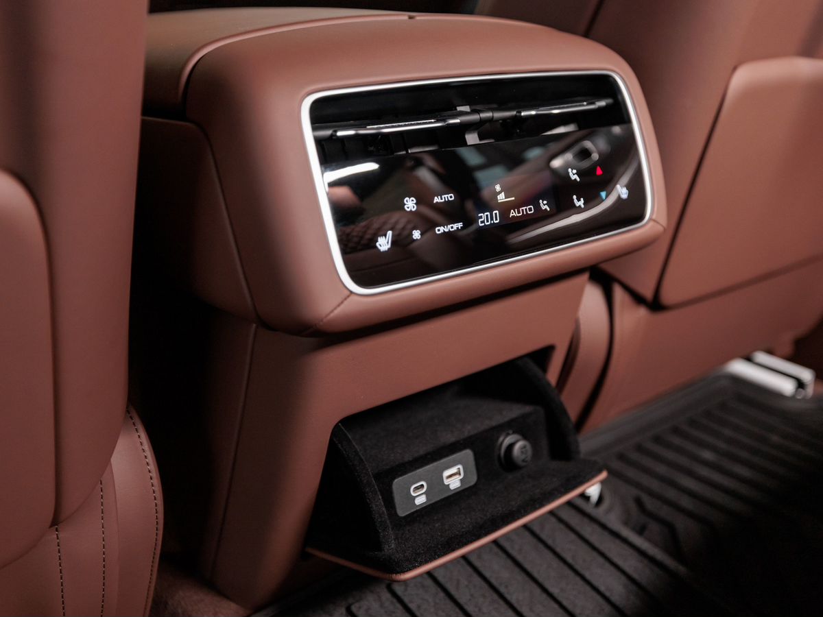 Tank 700 3.0 AT (354 л.с.) 4WD