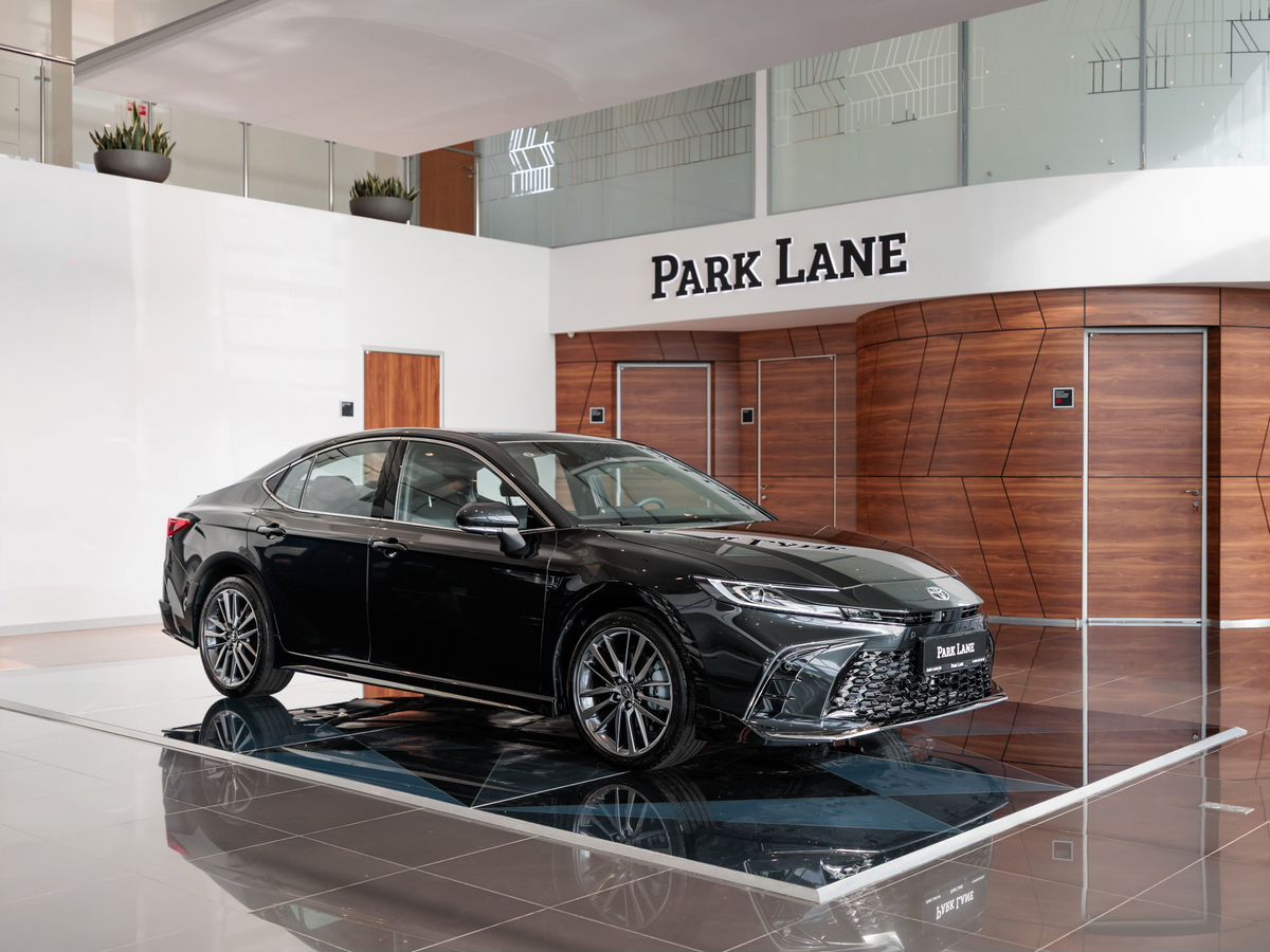 Toyota Camry IX (XV80) China Market 2.0hyb CVT (197 л.с.)