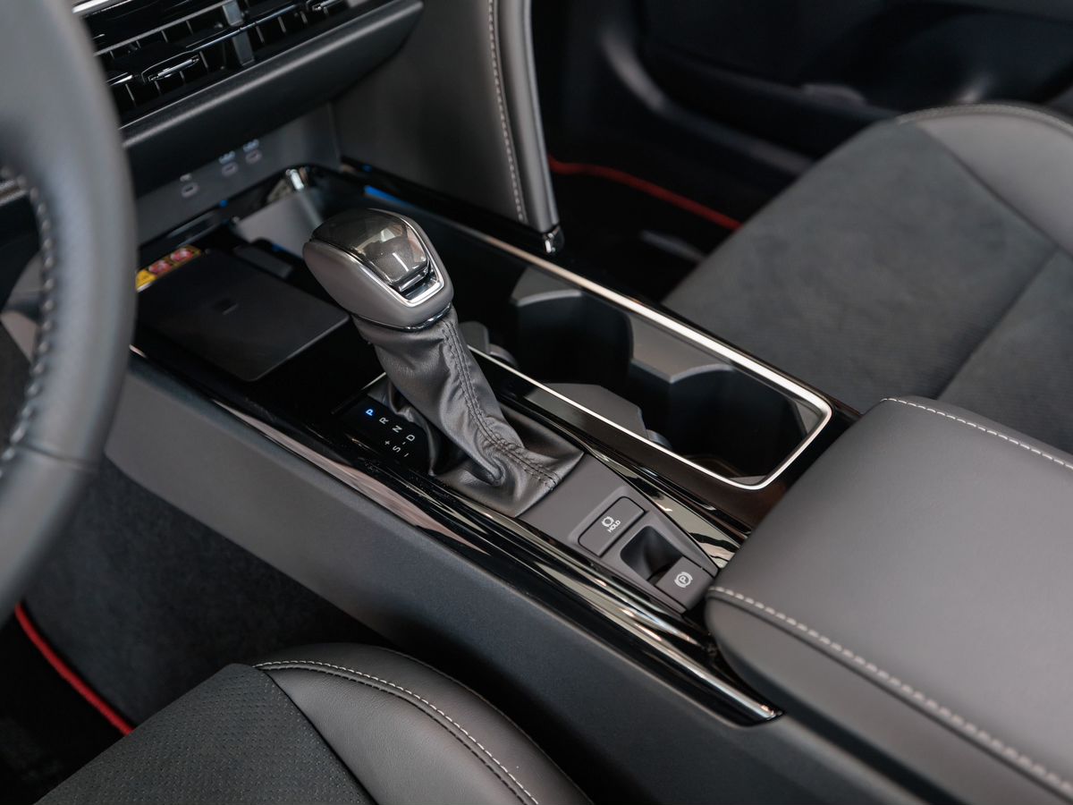 Toyota Camry IX (XV80) China Market 2.0hyb CVT (197 л.с.)