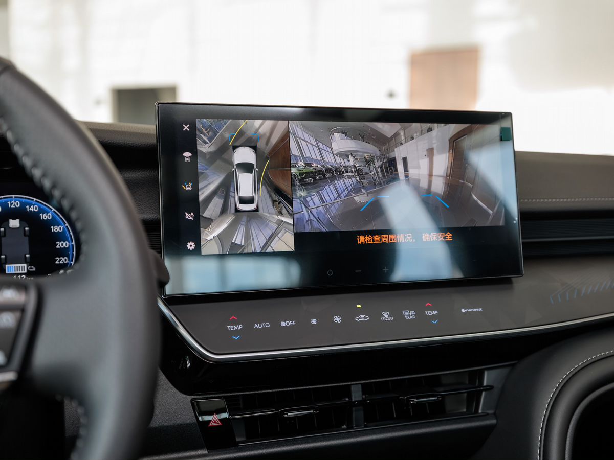 Toyota Camry IX (XV80) China Market 2.0hyb CVT (197 л.с.)