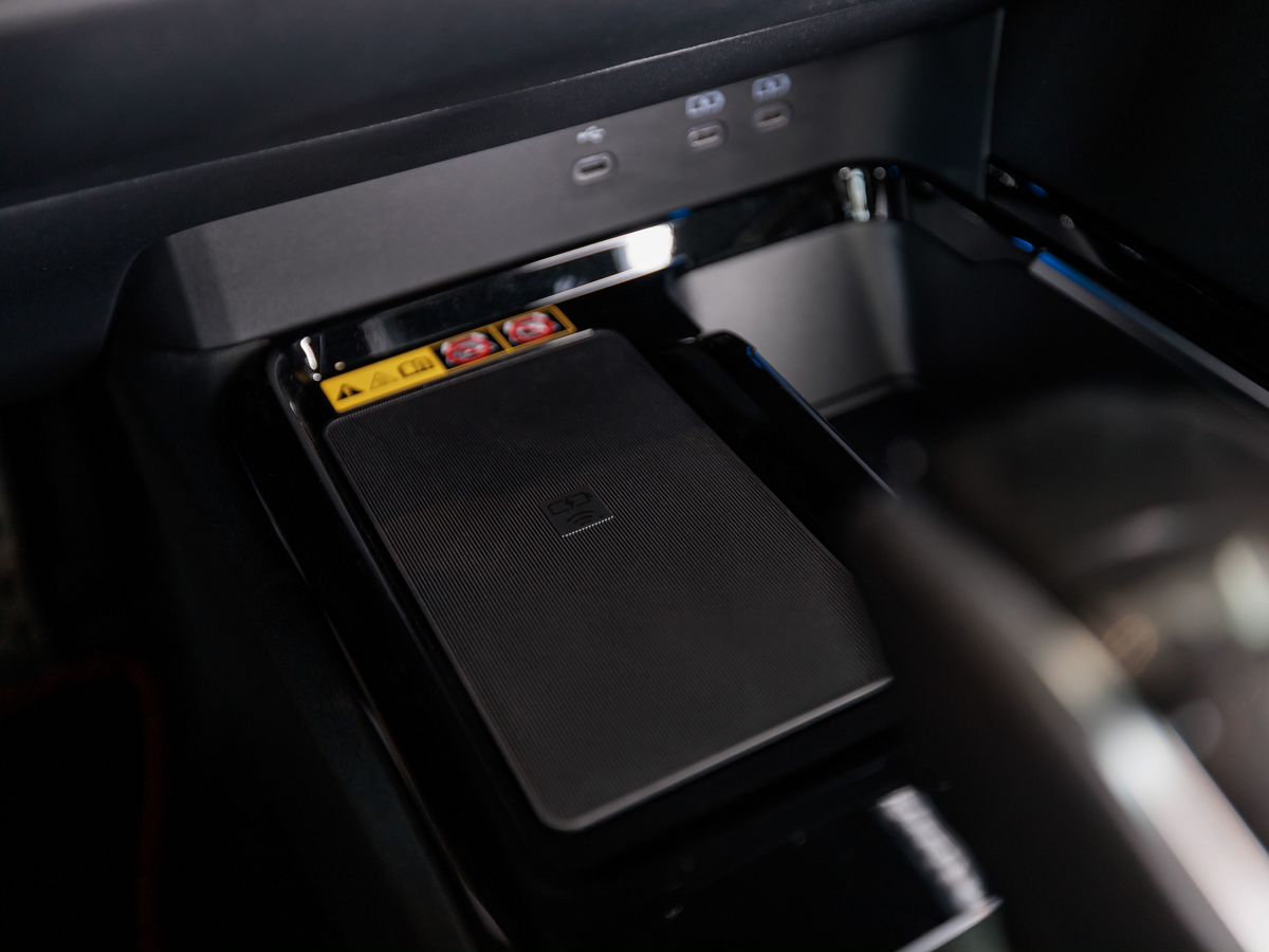 Toyota Camry IX (XV80) China Market 2.0hyb CVT (197 л.с.)