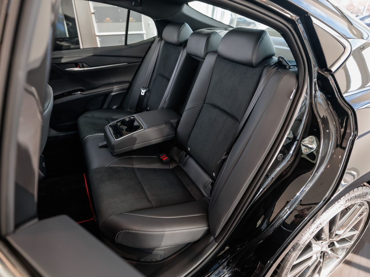 Toyota Camry IX (XV80) China Market 2.0hyb CVT (197 л.с.)