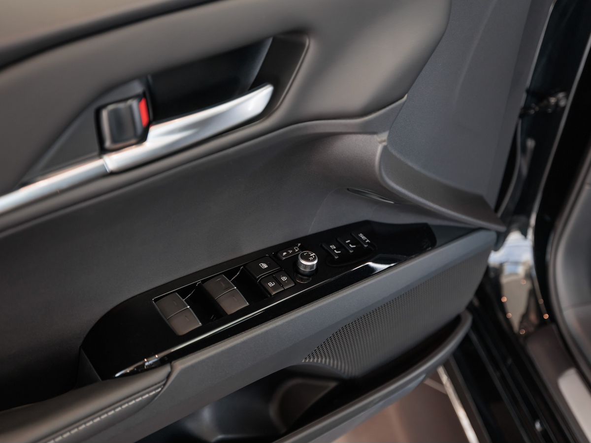 Toyota Camry IX (XV80) China Market 2.0hyb CVT (197 л.с.)