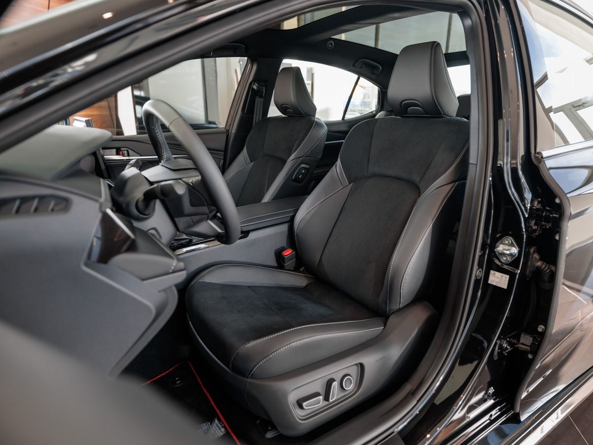 Toyota Camry IX (XV80) China Market 2.0hyb CVT (197 л.с.)