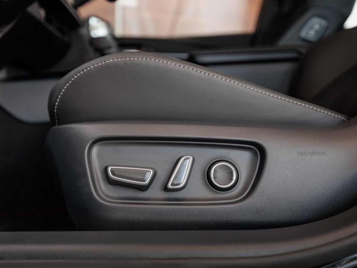 Toyota Camry IX (XV80) China Market 2.0hyb CVT (197 л.с.)