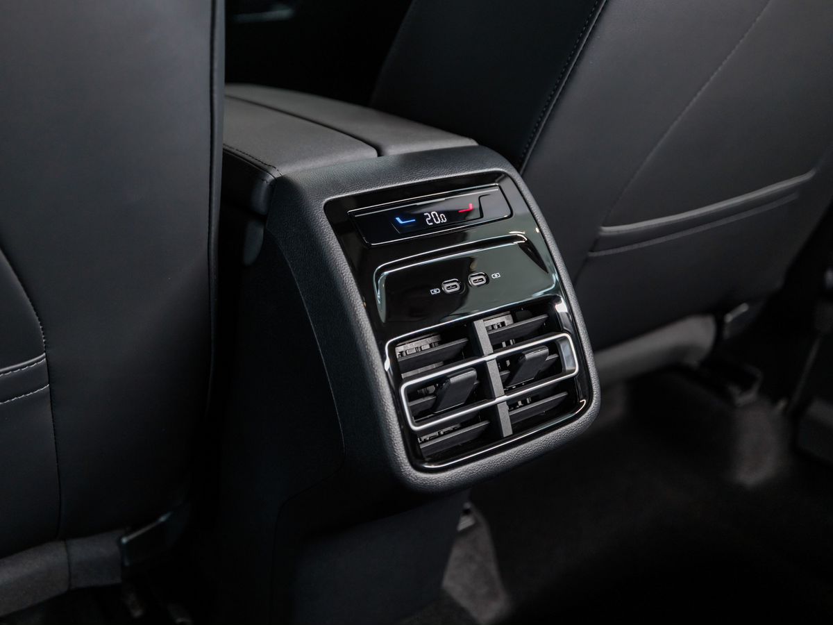 Volkswagen Tiguan III (China Market) L Pro 2.0 AMT (220 л.с.) 4WD