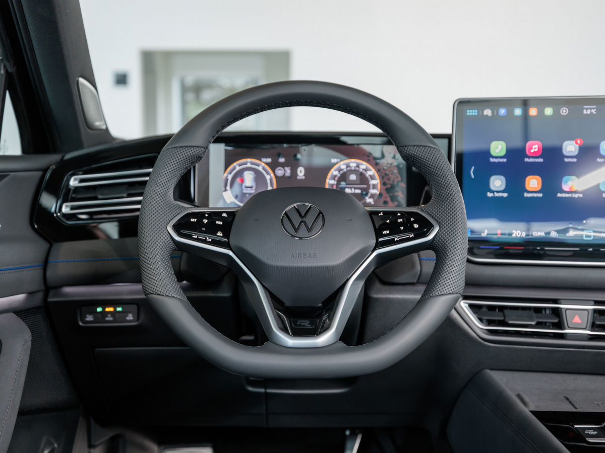 Volkswagen Tiguan III (China Market) L Pro 2.0 AMT (220 л.с.) 4WD