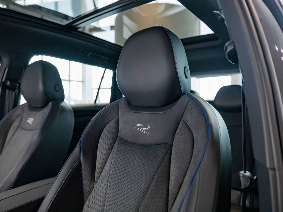 Volkswagen Tiguan III (China Market) L Pro 2.0 AMT (220 л.с.) 4WD