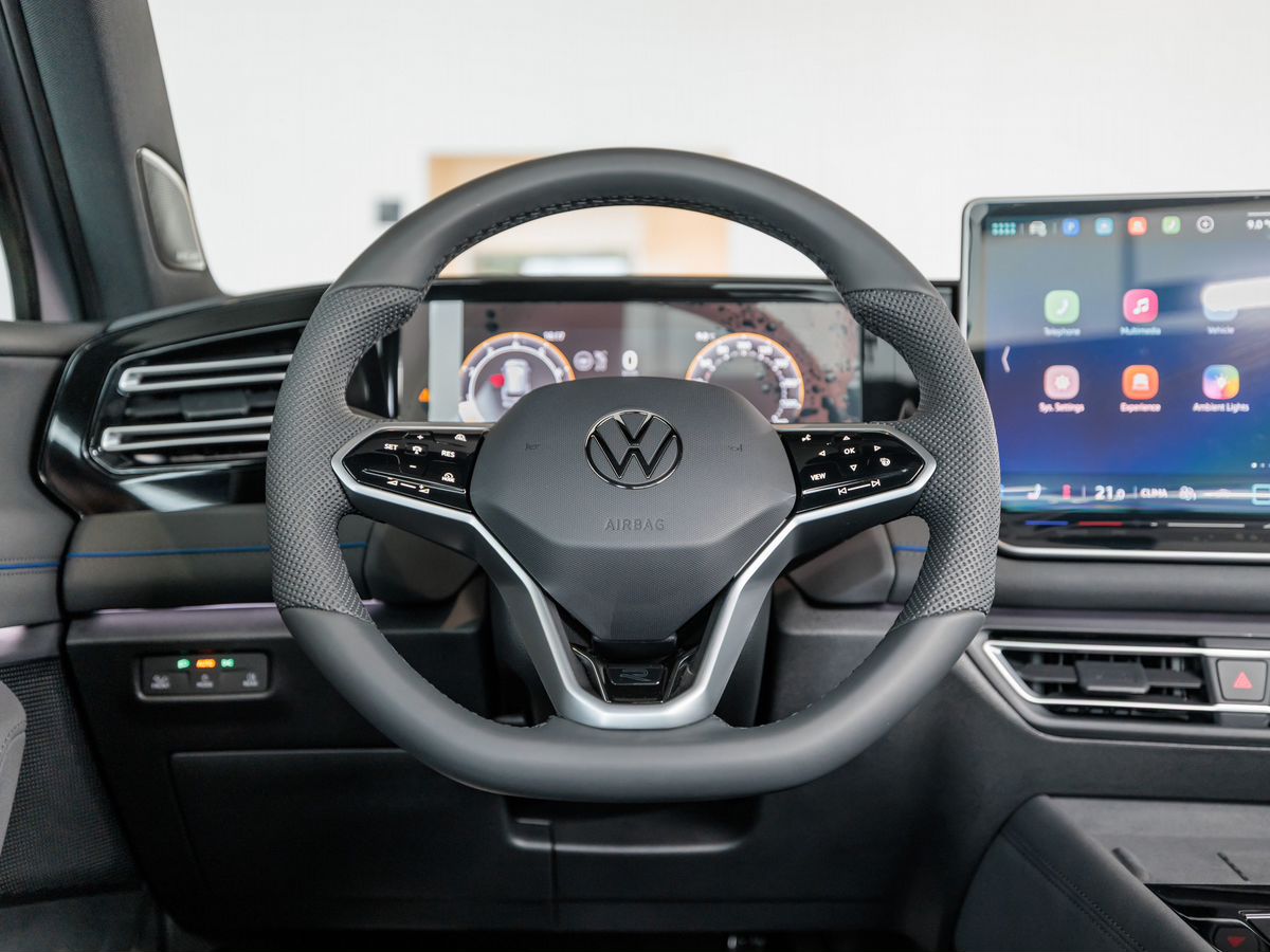 Volkswagen Tiguan III (China Market) L Pro 2.0 AMT (220 л.с.) 4WD