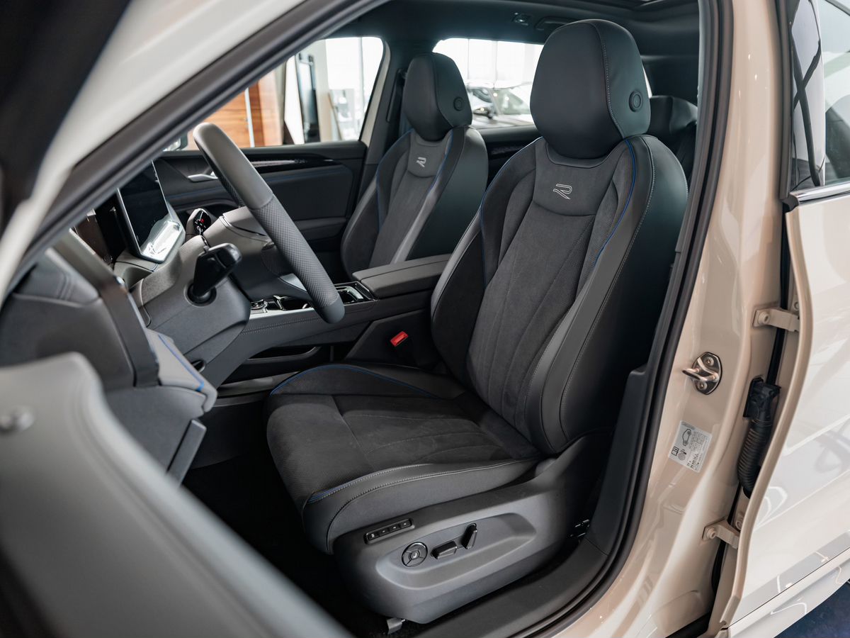 Volkswagen Tiguan III (China Market) L Pro 2.0 AMT (220 л.с.) 4WD