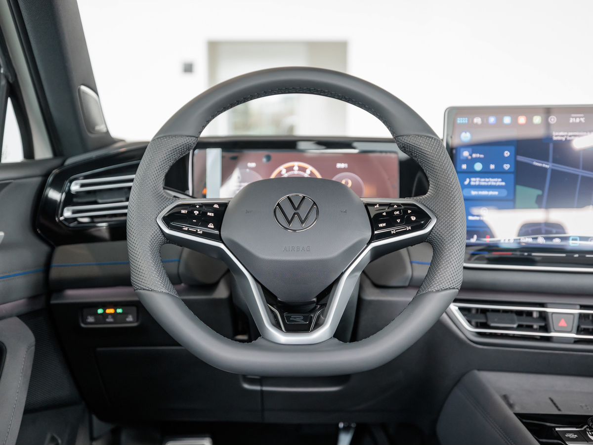 Volkswagen Tiguan III (China Market) L Pro 2.0 AMT (220 л.с.) 4WD