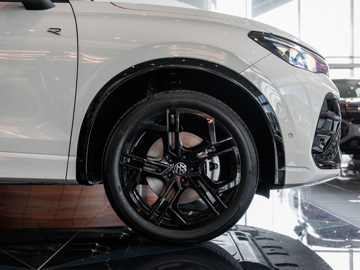 Volkswagen Tiguan III (China Market) L Pro 2.0 AMT (220 л.с.) 4WD