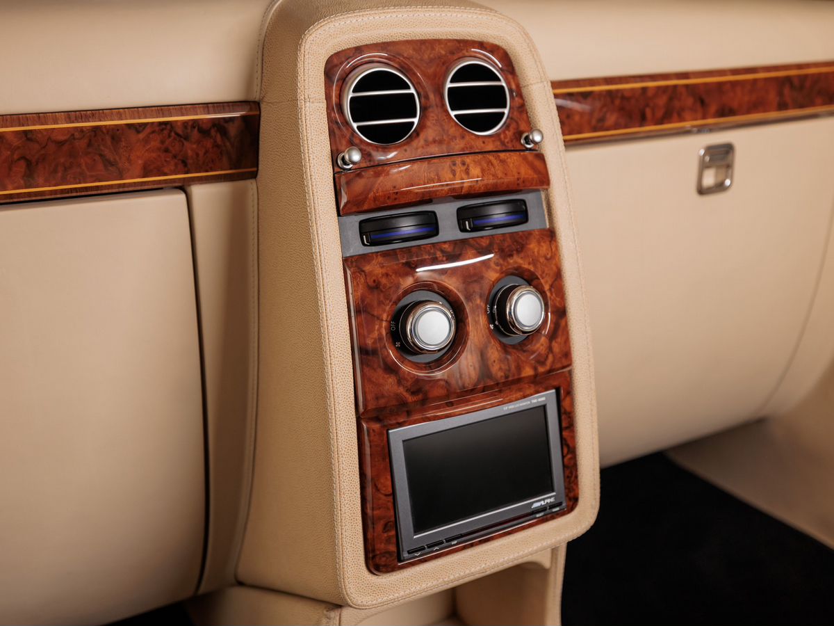 Rolls-Royce Phantom VII Long 6.8 AT (460 л.с.)