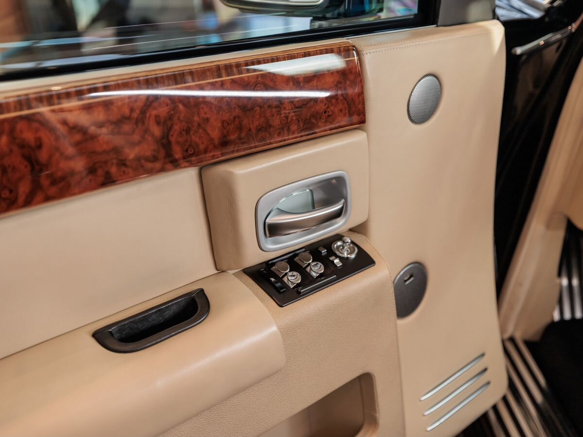 Rolls-Royce Phantom VII Long 6.8 AT (460 л.с.)