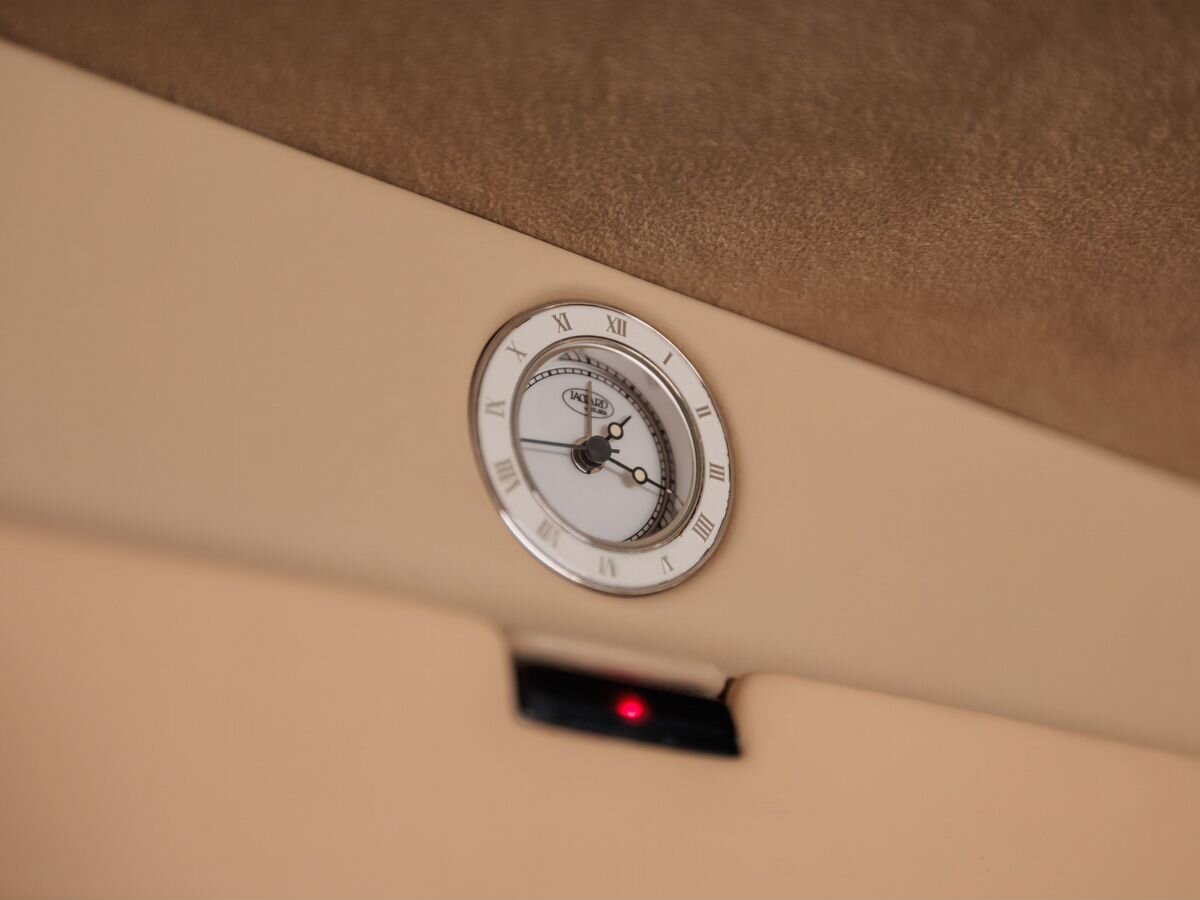 Rolls-Royce Phantom VII Long 6.8 AT (460 л.с.)