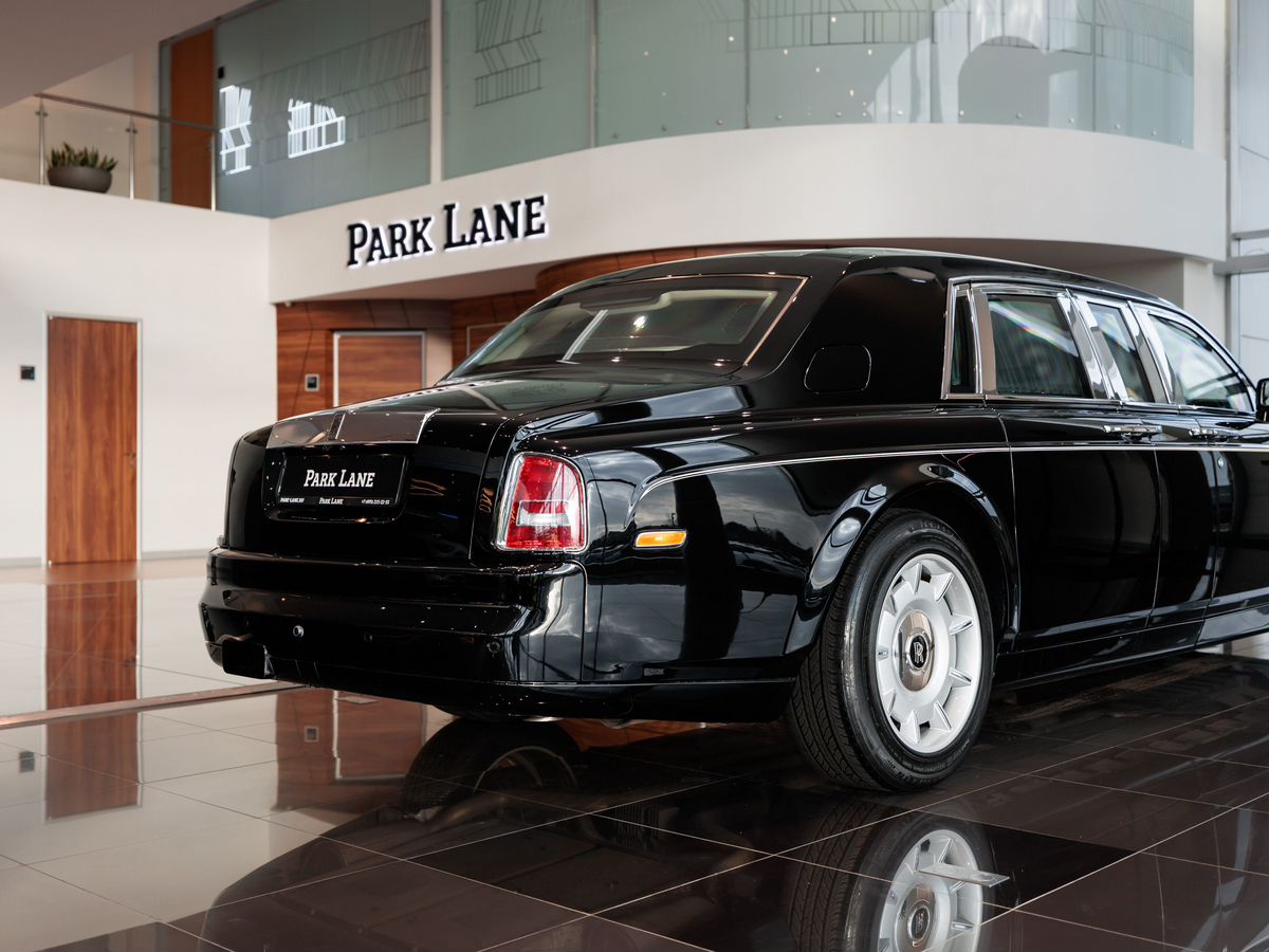 Rolls-Royce Phantom VII Long 6.8 AT (460 л.с.)