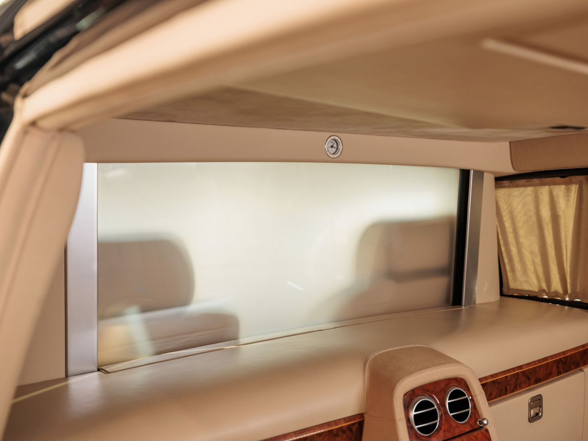 Rolls-Royce Phantom VII Long 6.8 AT (460 л.с.)
