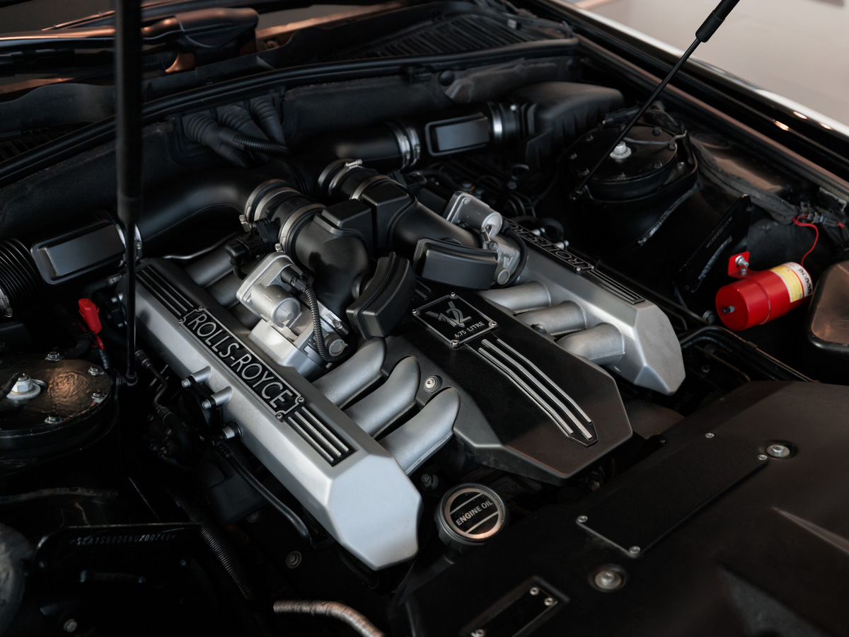 Rolls-Royce Phantom VII Long 6.8 AT (460 л.с.)
