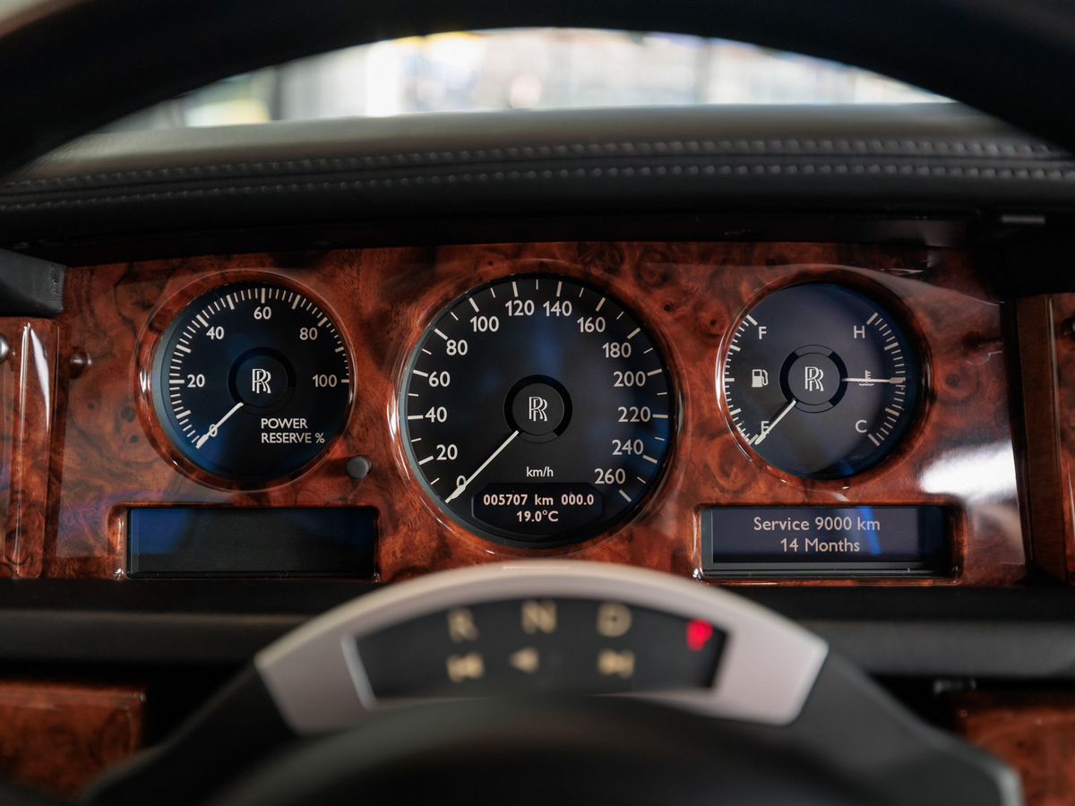 Rolls-Royce Phantom VII Long 6.8 AT (460 л.с.)