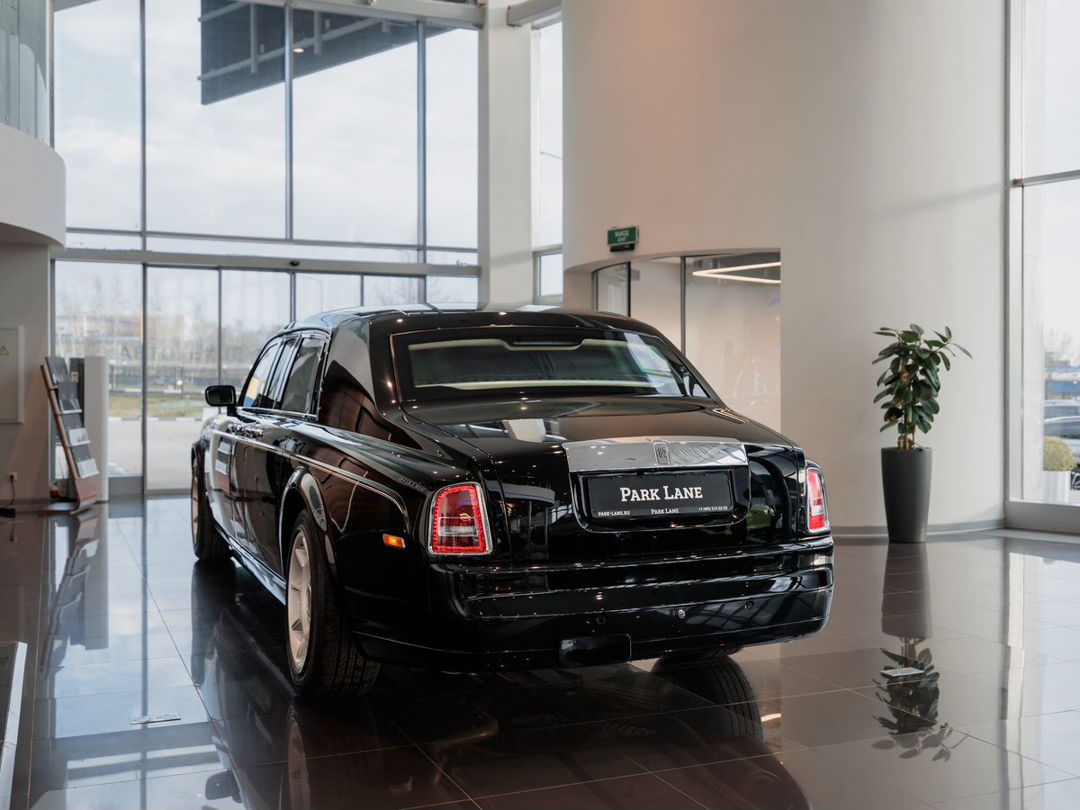 Rolls-Royce Phantom VII Long 6.8 AT (460 л.с.)