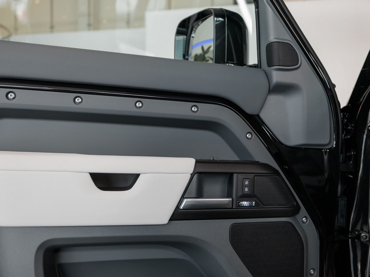 Land Rover Defender II 110 3.0 AT (400 л.с.) 4WD