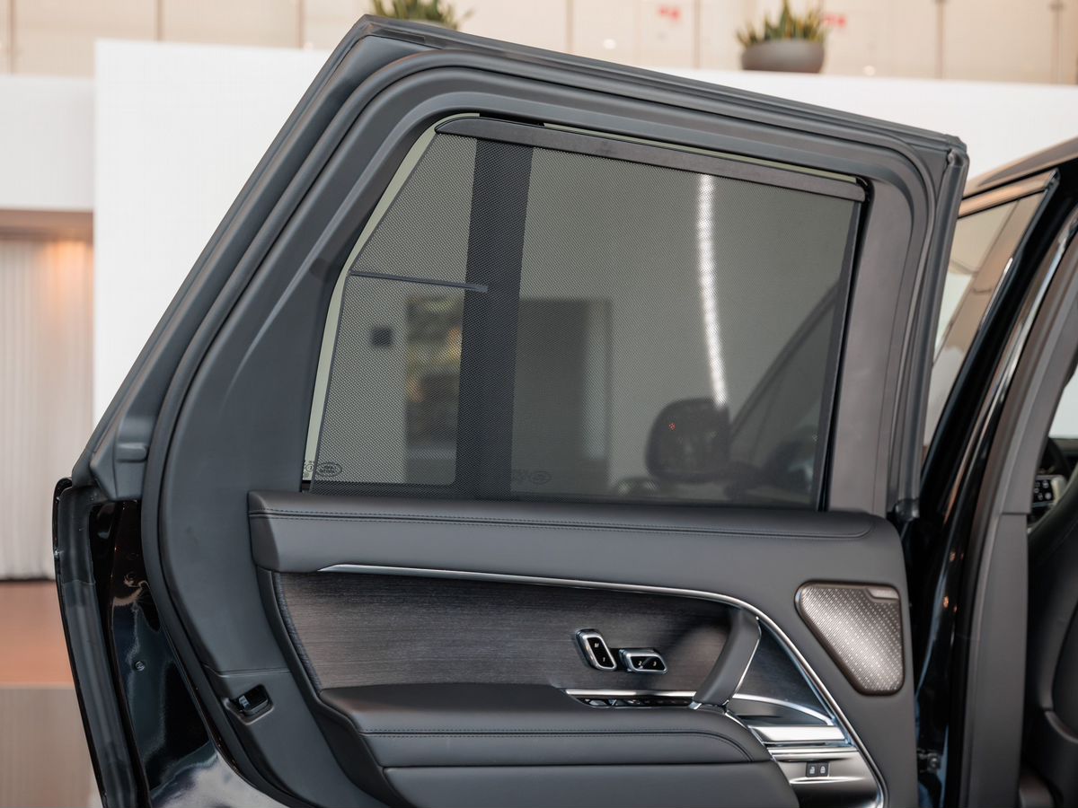 Land Rover Range Rover V P400 MHEV 3.0 AT (400 л.с.) 4WD