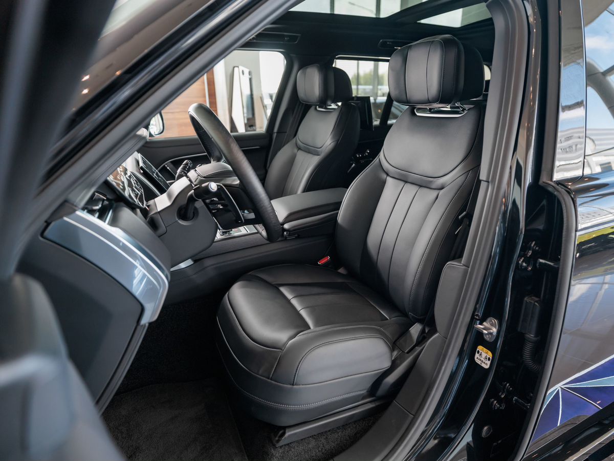 Land Rover Range Rover V P400 MHEV 3.0 AT (400 л.с.) 4WD