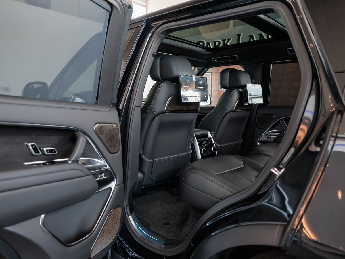 Land Rover Range Rover V P400 MHEV 3.0 AT (400 л.с.) 4WD