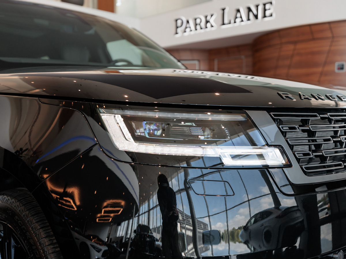 Land Rover Range Rover V P400 MHEV 3.0 AT (400 л.с.) 4WD