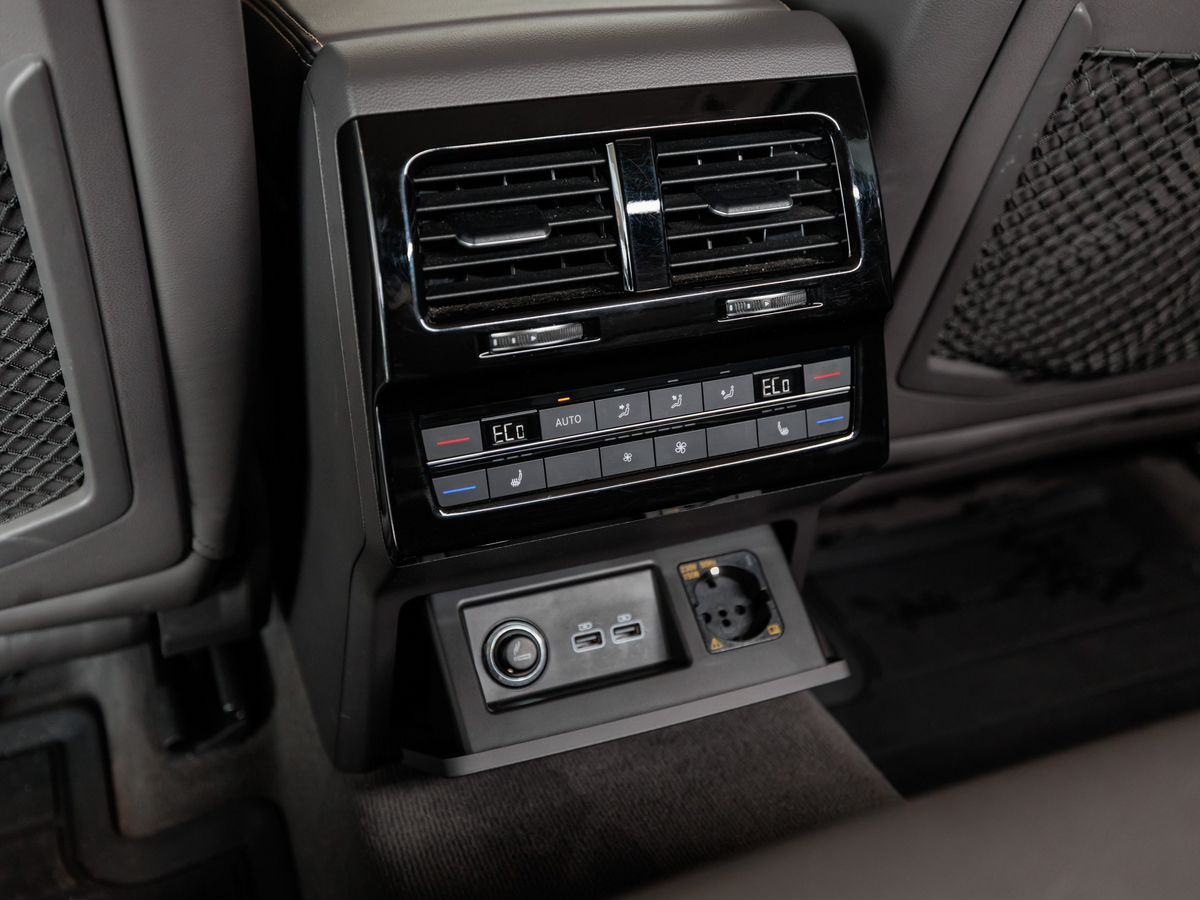 Volkswagen Touareg III 3.0d AT (249 л.с.) 4WD