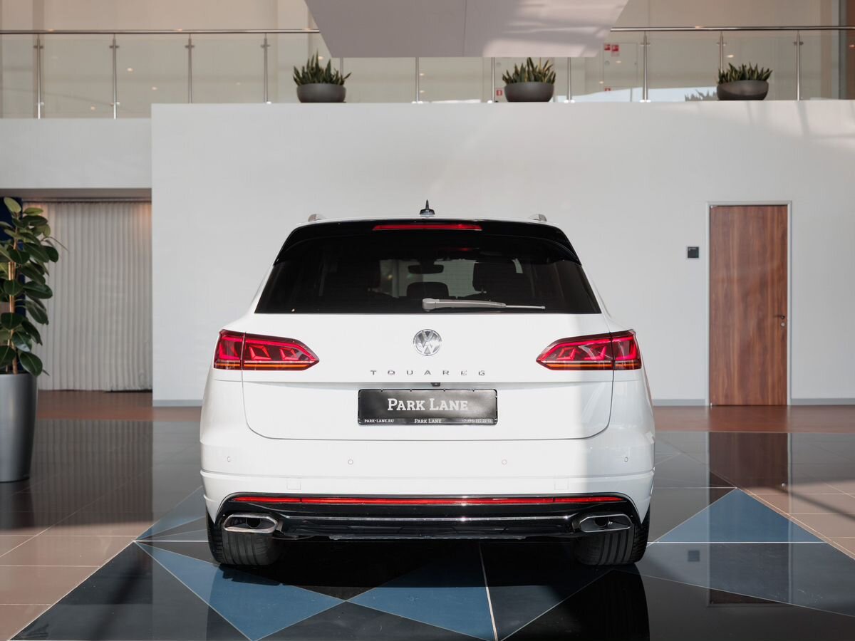 Volkswagen Touareg III 3.0d AT (249 л.с.) 4WD