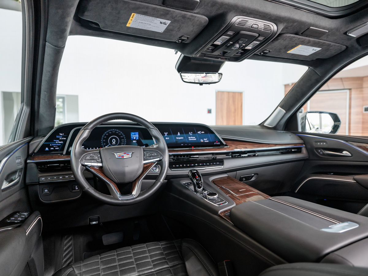 Cadillac Escalade V ESV 6.2 AT (416 л.с.) 4WD