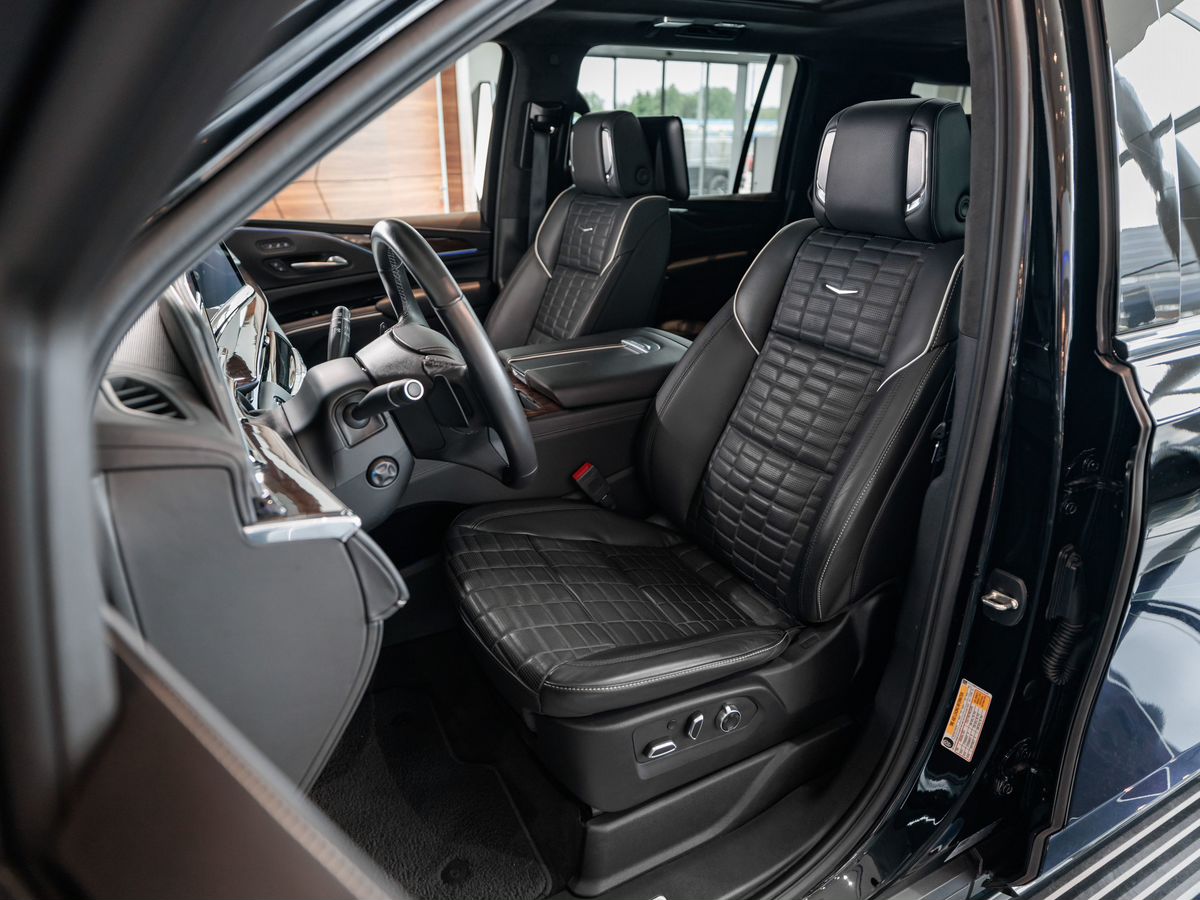 Cadillac Escalade V ESV 6.2 AT (416 л.с.) 4WD
