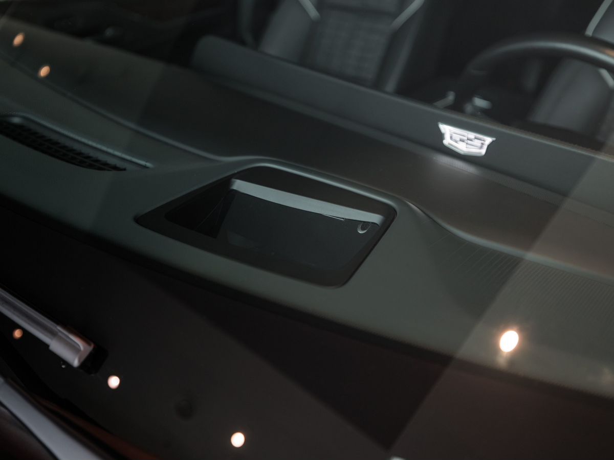 Cadillac Escalade V ESV 6.2 AT (416 л.с.) 4WD