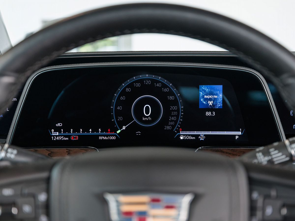 Cadillac Escalade V ESV 6.2 AT (416 л.с.) 4WD