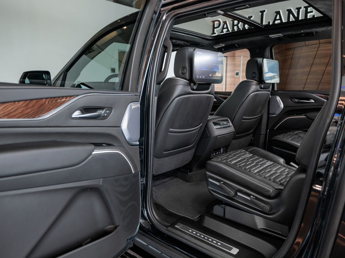 Cadillac Escalade V ESV 6.2 AT (416 л.с.) 4WD
