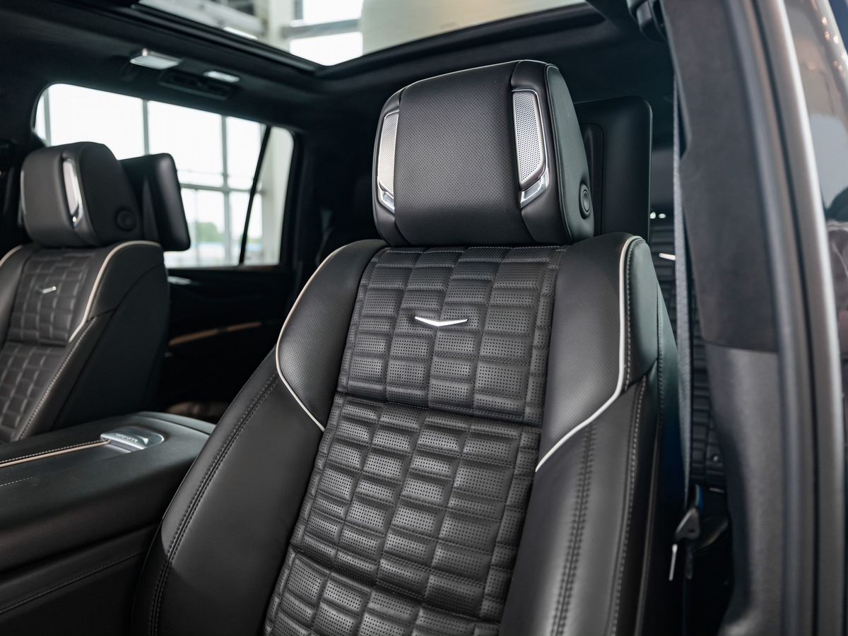 Cadillac Escalade V ESV 6.2 AT (416 л.с.) 4WD