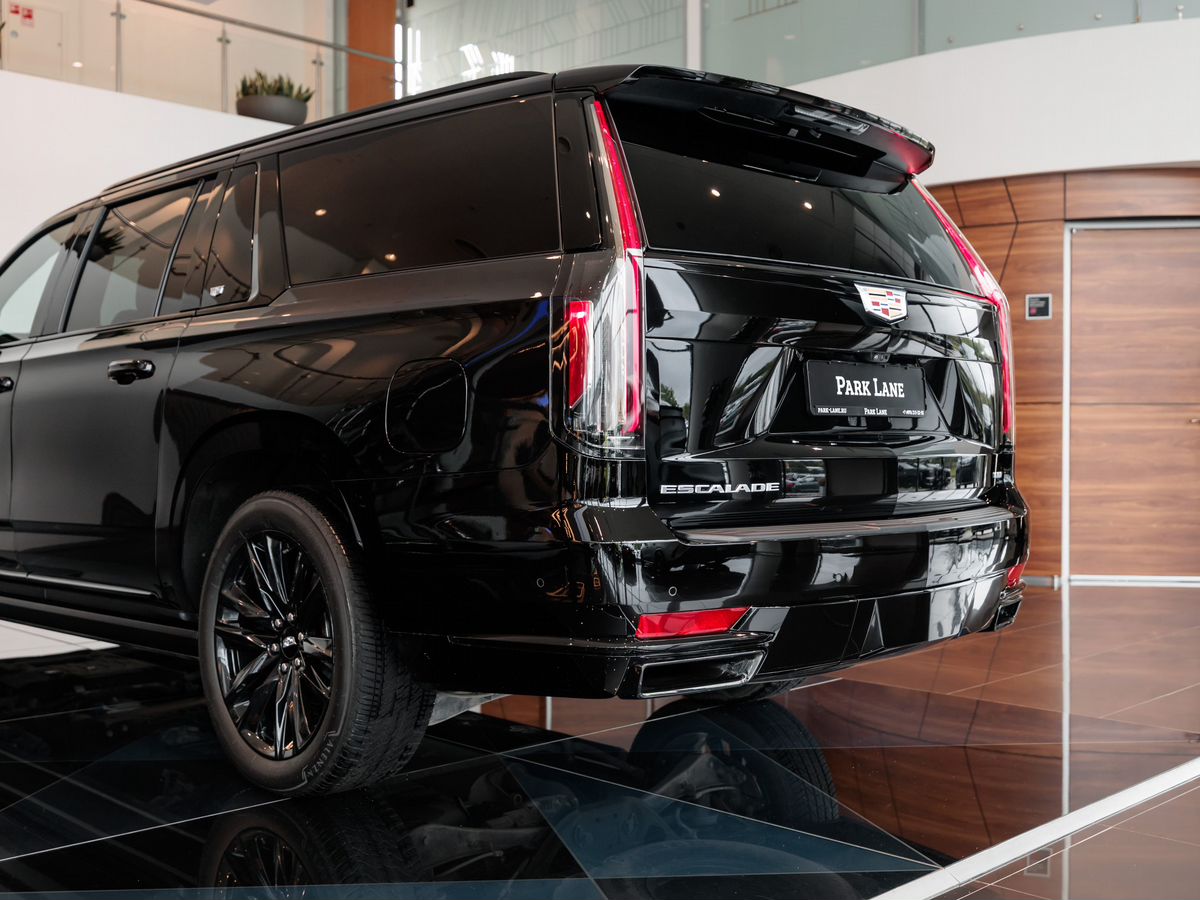 Cadillac Escalade V ESV 6.2 AT (416 л.с.) 4WD