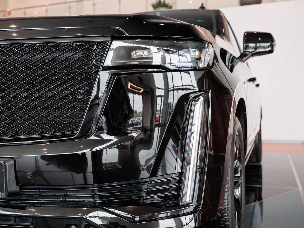 Cadillac Escalade V ESV 6.2 AT (416 л.с.) 4WD