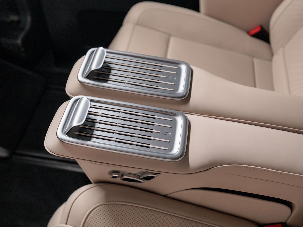 Mercedes-Benz V-Класс III (W447) Рестайлинг 2 300 d экстра длинный 2.0d AT (237 л.с.) 4WD